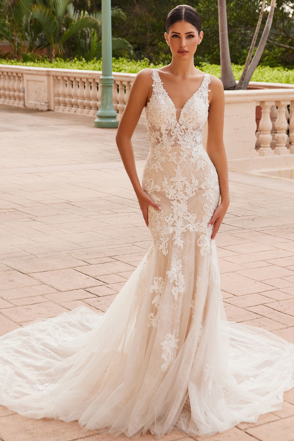 Classic Plunging Neckline Lace Mermaid Gown